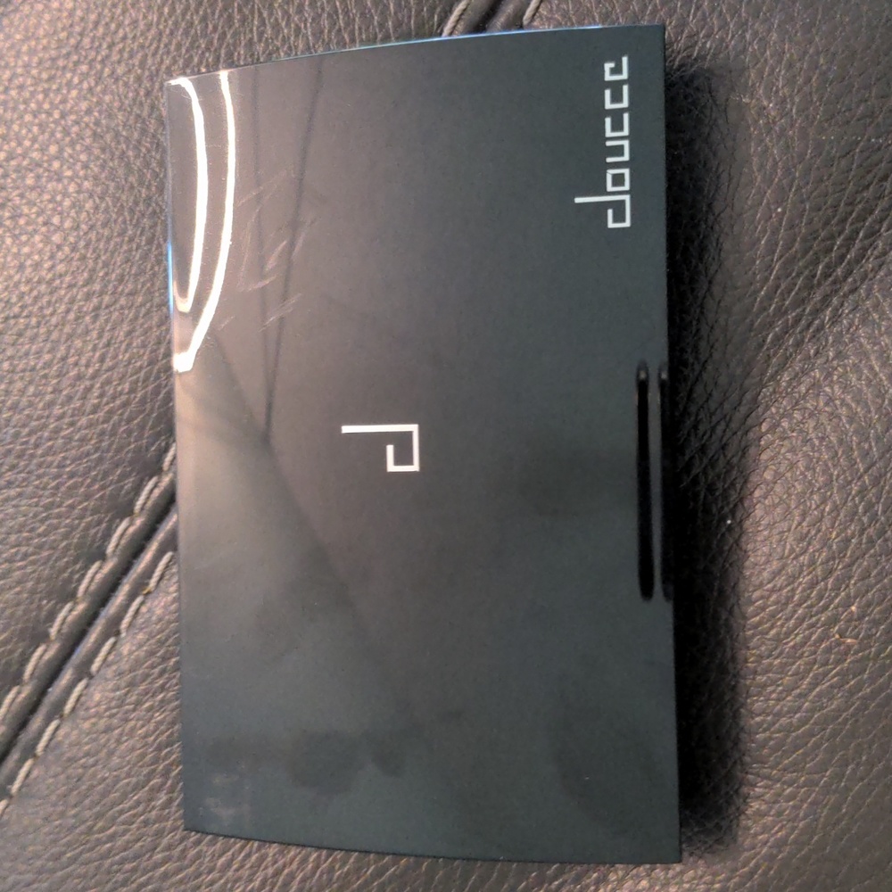 Doucce: Freematic Eyeshadow Pro Palette